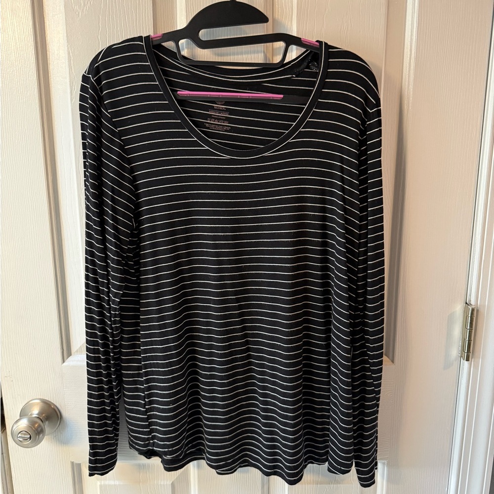 Black and White Striped Women's nursing Top
